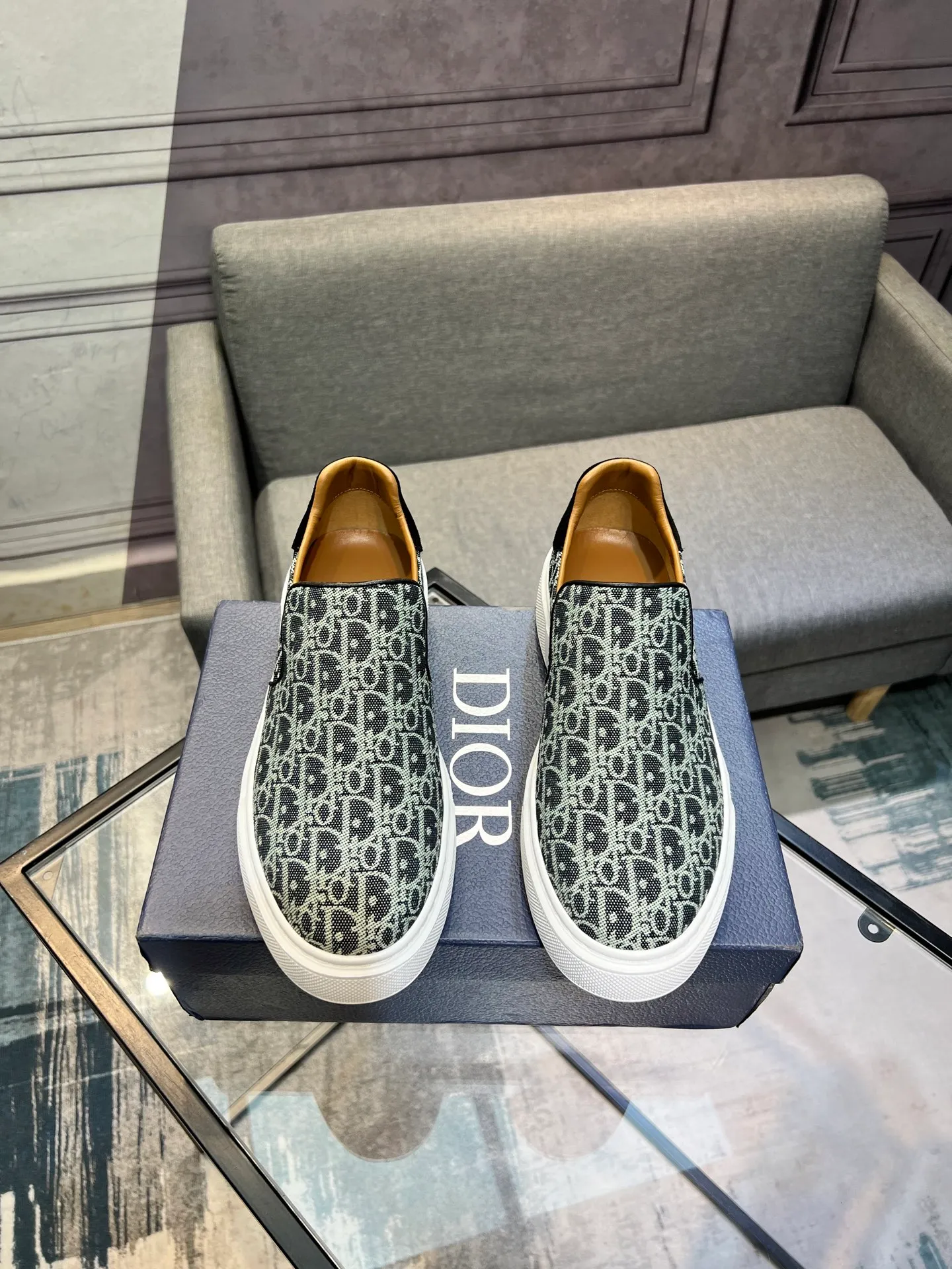Men's shoes 💰380 The latest DiOr shipment, using imported top-grade jacquard fabric with cowhide design 👍 Breathable mesh lining, comfortable to wear, lightweight, original last mold, official website 1:1, private mold outsole, non-slip, color, multiple colors available, code number 38 to 44 (45 can be ordered)